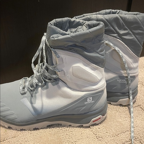 Salomon Gray and White Winter Boots - Picture 4 of 9